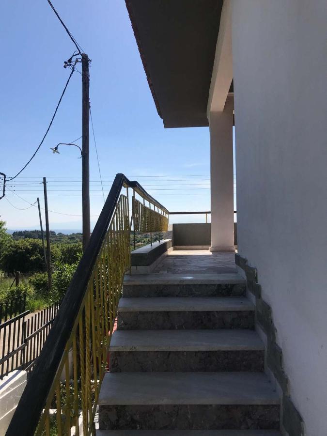 Great First Floor Appartment With View Nea Kallikrateia エクステリア 写真