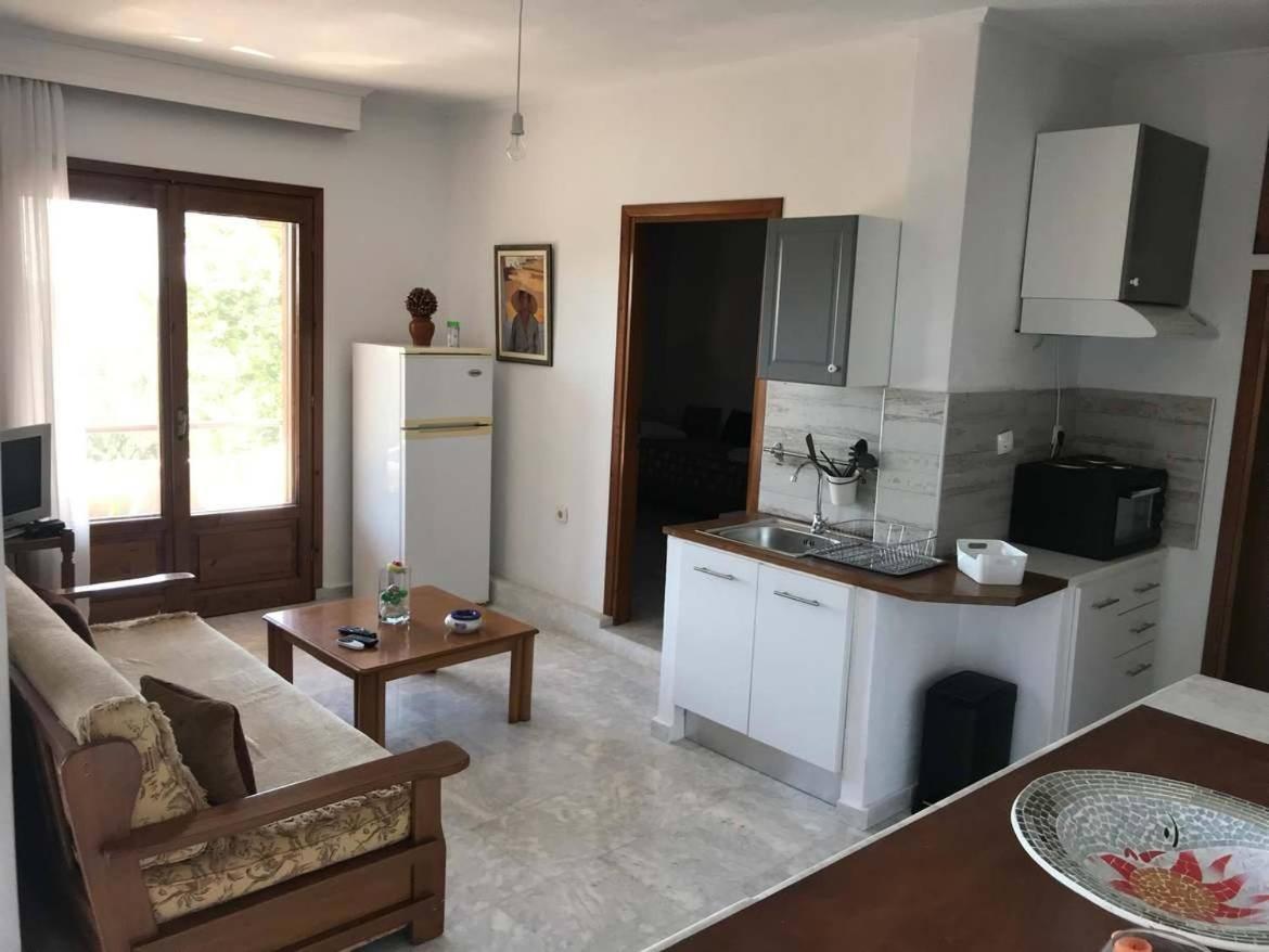 Great First Floor Appartment With View Nea Kallikrateia エクステリア 写真